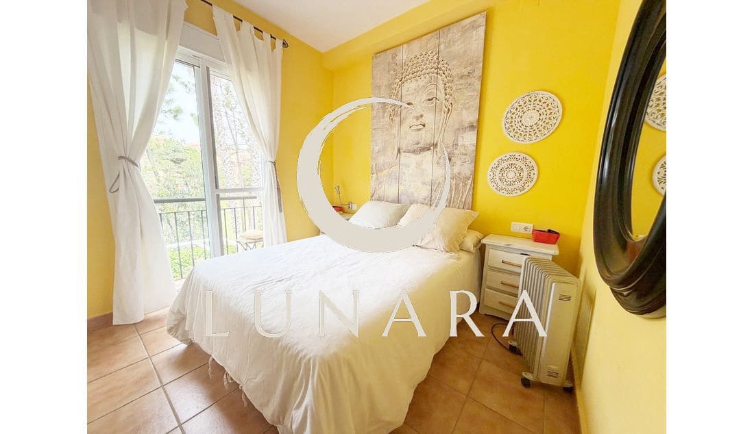 2 bedroom Terraced Villa for sale in Lepe with garage - € 199,500 (Ref: 9763539)