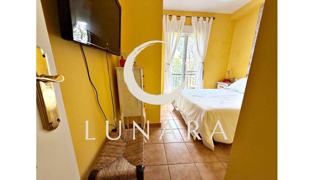 2 bedroom Terraced Villa for sale in Lepe with garage - € 199,500 (Ref: 9763539)