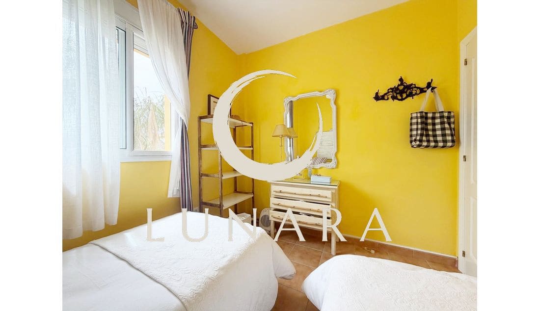 2 bedroom Terraced Villa for sale in Lepe with garage - € 199,500 (Ref: 9763539)