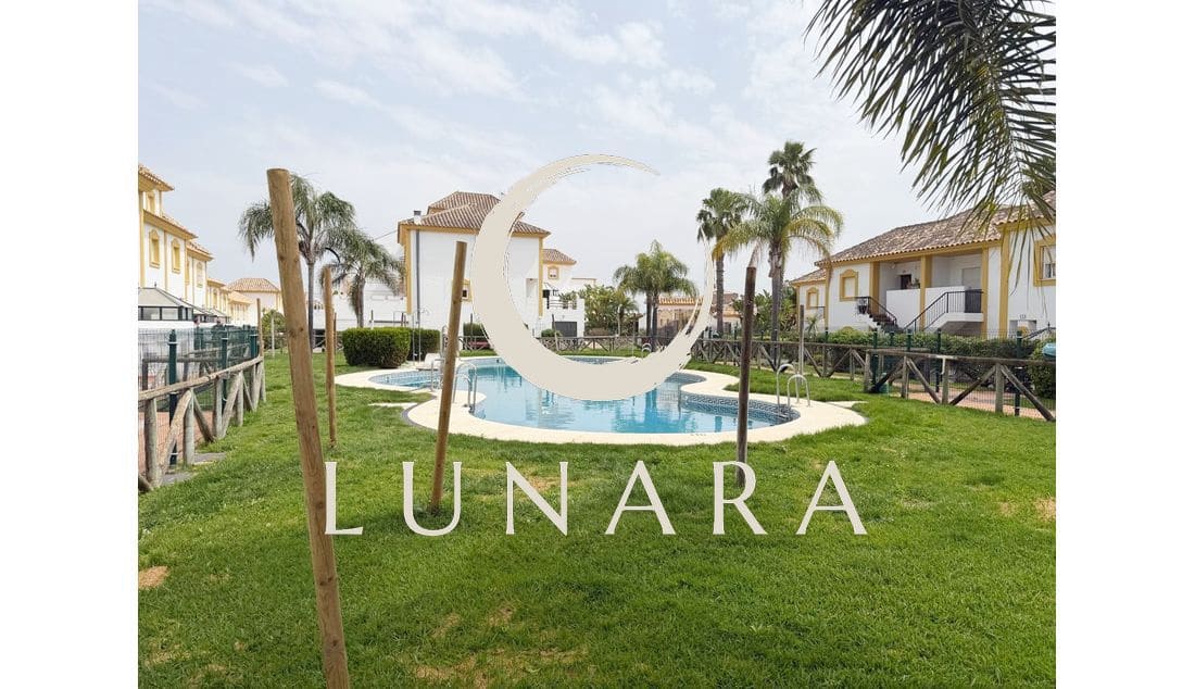 2 bedroom Terraced Villa for sale in Lepe with garage - € 199,500 (Ref: 9763539)