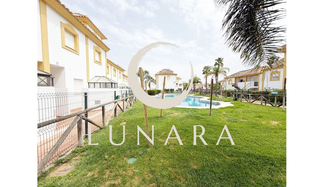 2 bedroom Terraced Villa for sale in Lepe with garage - € 199,500 (Ref: 9763539)