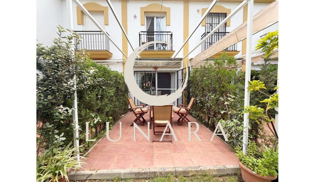 2 bedroom Terraced Villa for sale in Lepe with garage - € 199,500 (Ref: 9763539)