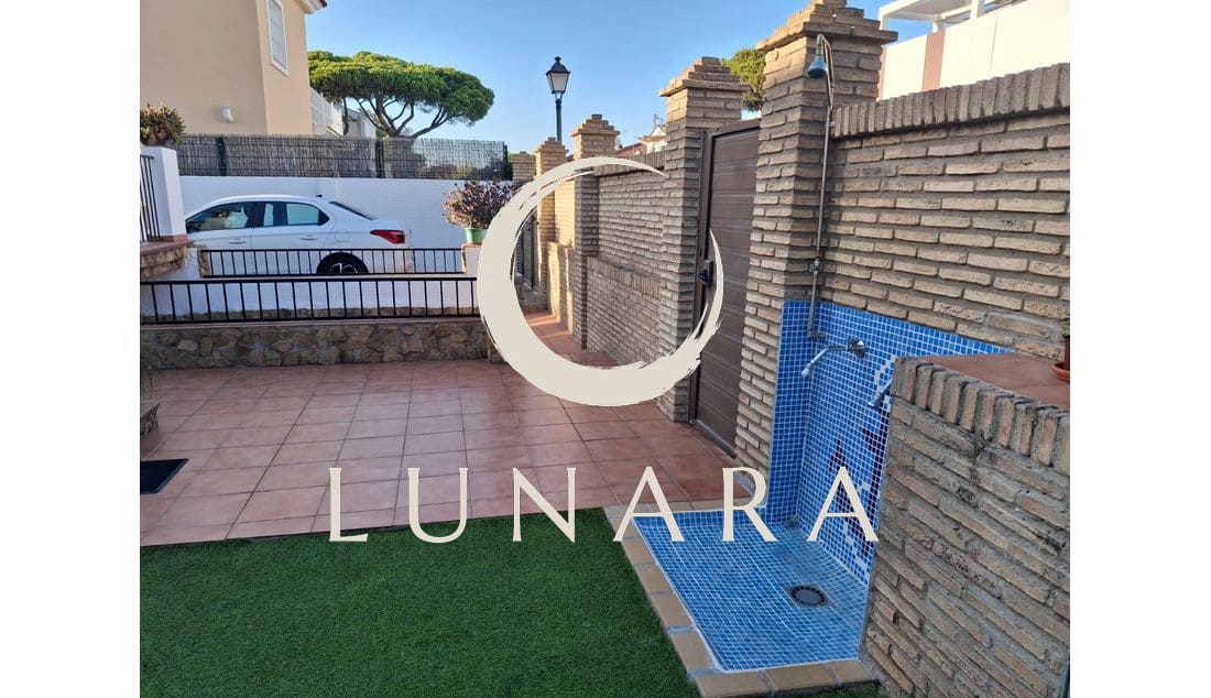 4 soverom Villa til salgs i Isla Cristina - € 560 000 (Ref: 9796189)