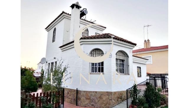 4 soverom Villa til salgs i Isla Cristina - € 560 000 (Ref: 9796189)