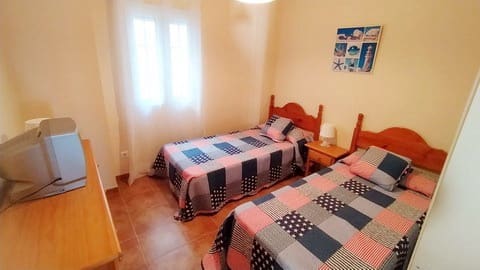 2 soveværelse Strandlejlighed til leje i Isla Canela med swimmingpool garage - € 750 (Ref: 9234894)