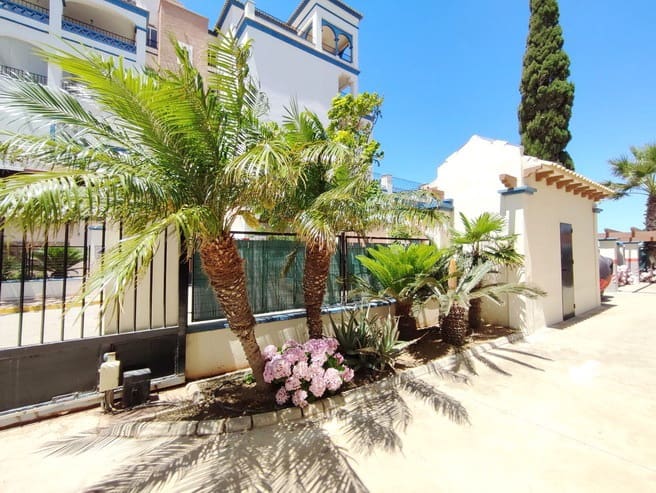 2 soveværelse Strandlejlighed til leje i Isla Canela med swimmingpool garage - € 750 (Ref: 9234894)