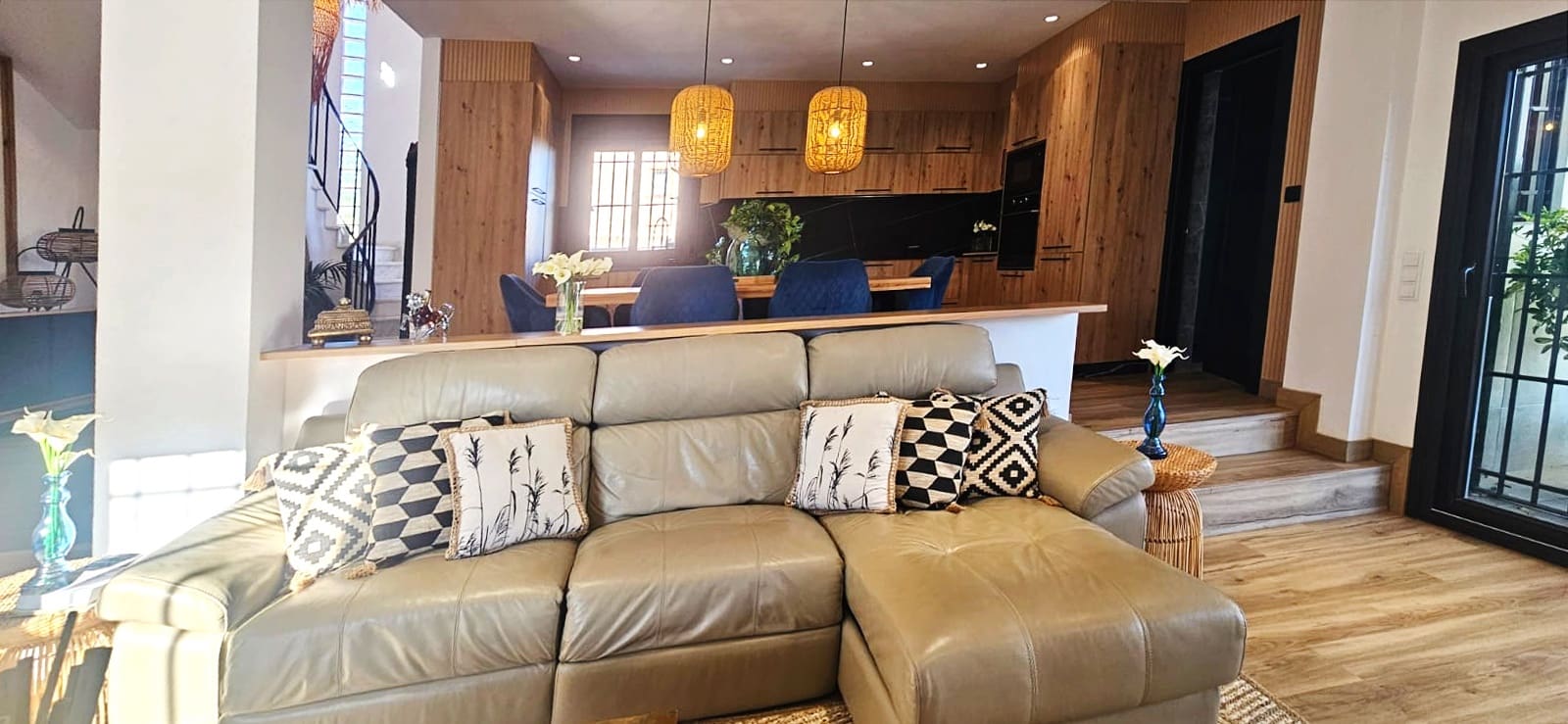 Villa til salg i Ayamonte med swimmingpool garage - € 465.000 (Ref: 9237779)