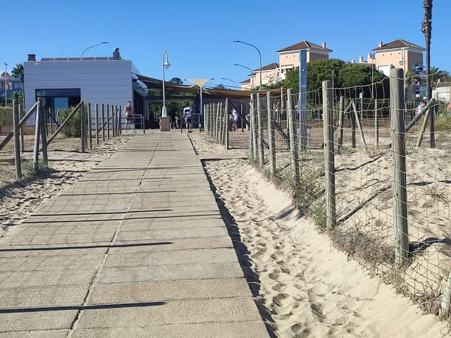 9 soverom Villa til salgs i Ayamonte med svømmebasseng garasje - € 698 000 (Ref: 9252556)