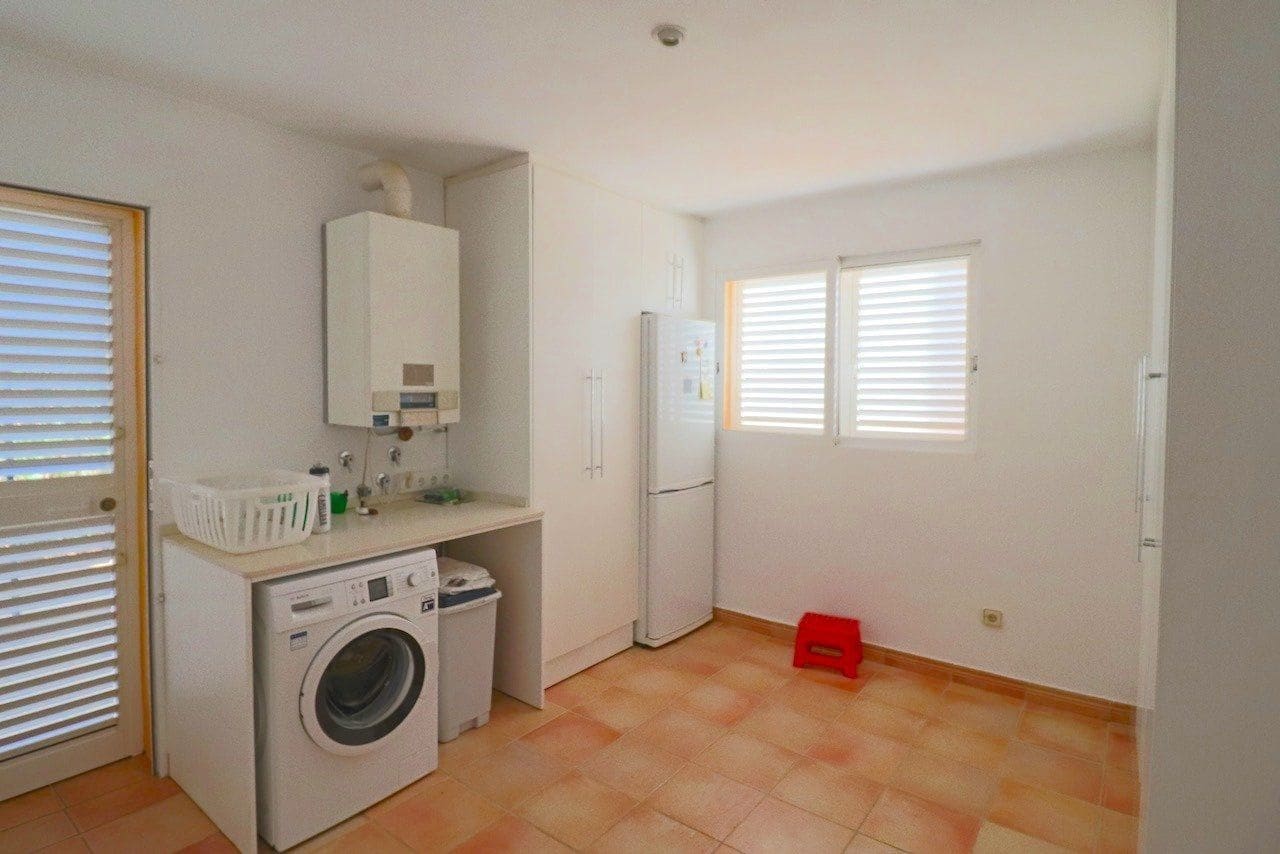 Chalet de 4 habitaciones en Benidorm en venta con piscina garaje - 950.000 € (Ref: 10138887)