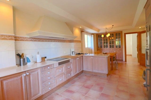 4 sypialnia Willa na sprzedaż w Poniente, Benidorm z basenem garażem - 950 000 € (Ref: 10138887)