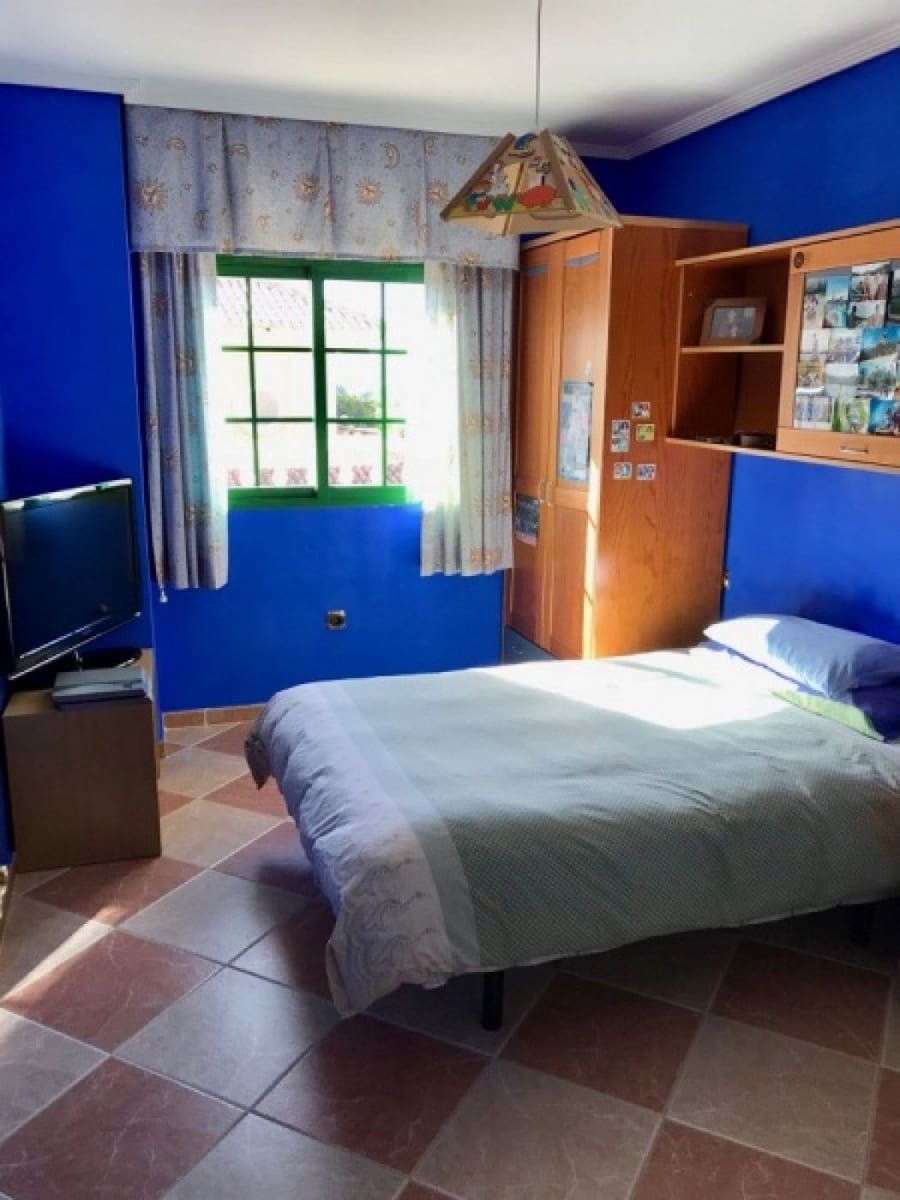 6 bedroom Villa for sale in Benidorm with pool garage - € 999,000 (Ref: 10138890)