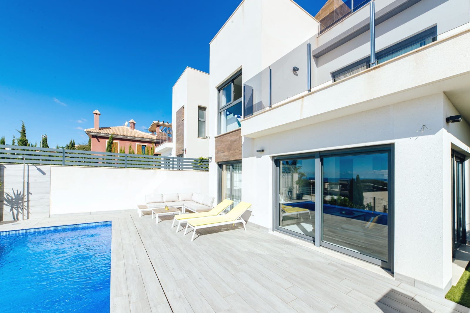 Chalet de 3 habitaciones en Finestrat en venta con piscina garaje - 695.000 € (Ref: 7879560)