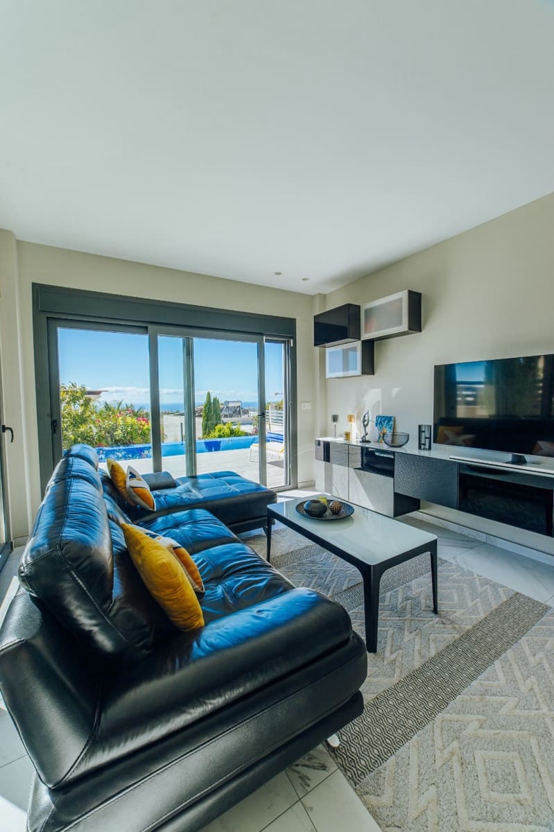 Chalet de 3 habitaciones en Finestrat en venta con piscina garaje - 695.000 € (Ref: 7879560)