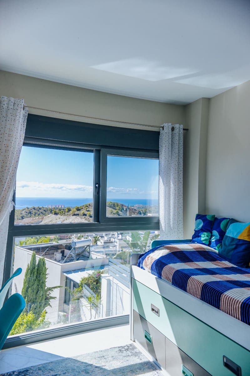 Chalet de 3 habitaciones en Finestrat en venta con piscina garaje - 695.000 € (Ref: 7879560)