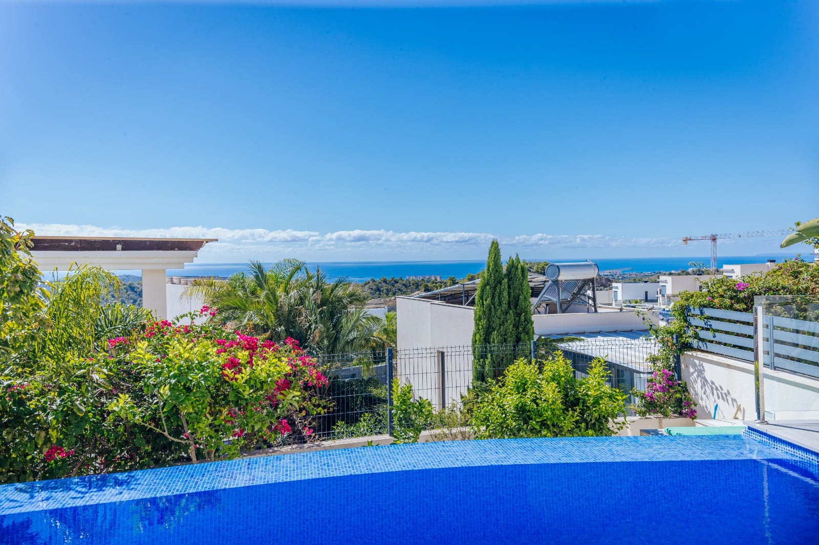 Chalet de 3 habitaciones en Finestrat en venta con piscina garaje - 695.000 € (Ref: 7879560)