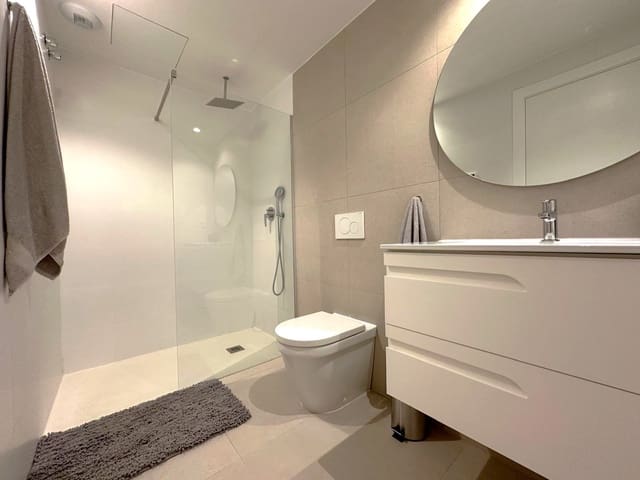 2 makuuhuone Ranta-asunto myytävänä paikassa Poble Nou - Montiboli, La Villajoyosa / Vila Joiosa mukana uima-altaan 
autotalli - 675 000 € (Ref: 8840428)