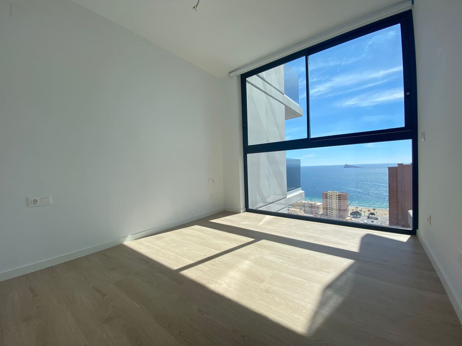 2 soverom Strandleiligheter til salgs i Benidorm med svømmebasseng garasje - € 631 000 (Ref: 8853207)