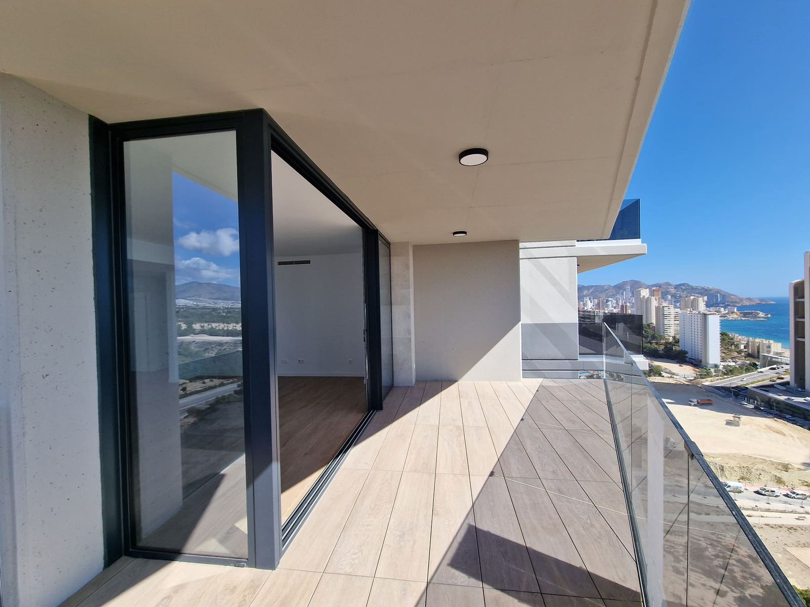 2 soverom Strandleiligheter til salgs i Benidorm med svømmebasseng garasje - € 631 000 (Ref: 8853207)