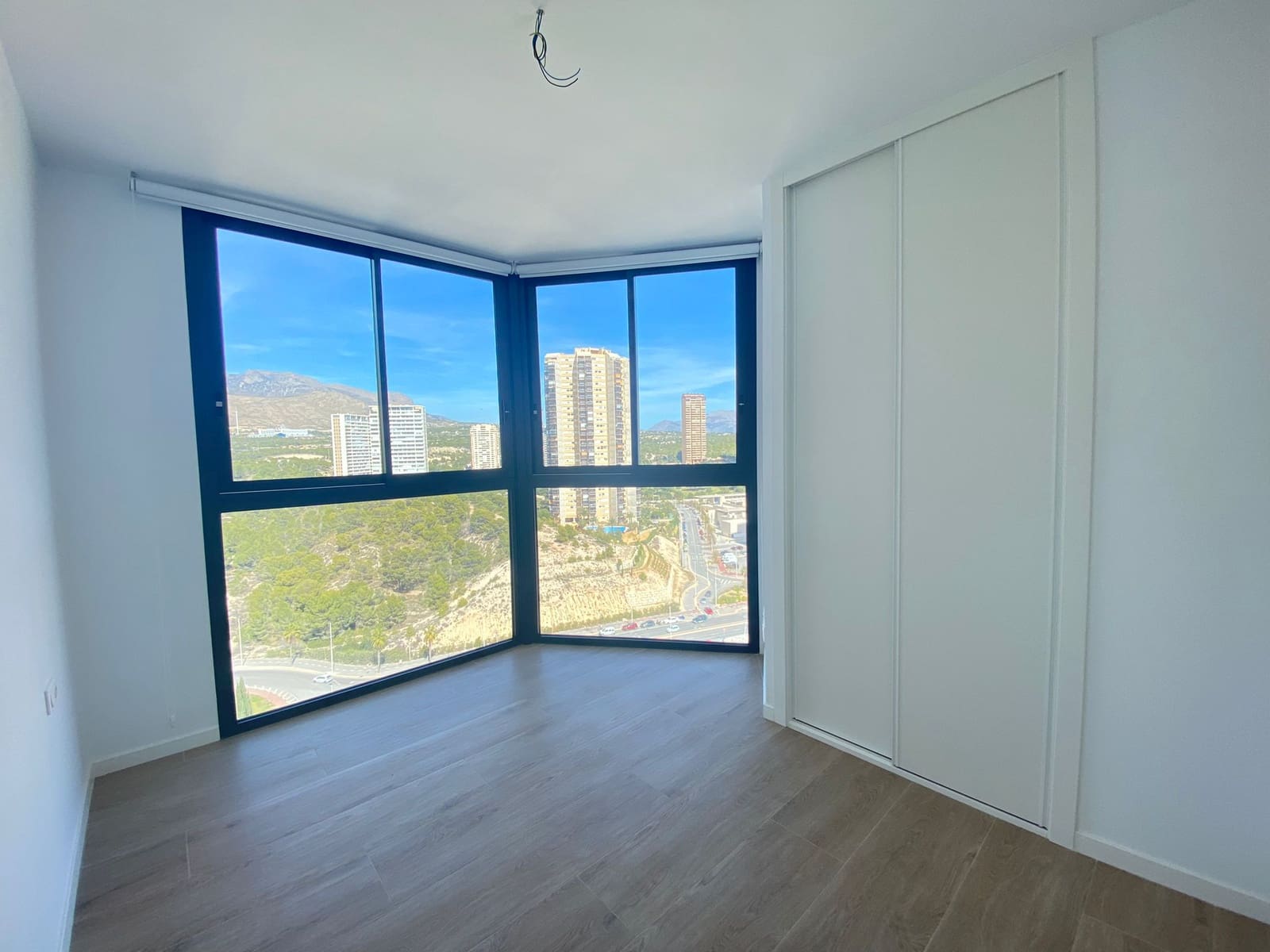 2 soverom Strandleiligheter til salgs i Benidorm med svømmebasseng garasje - € 631 000 (Ref: 8853207)