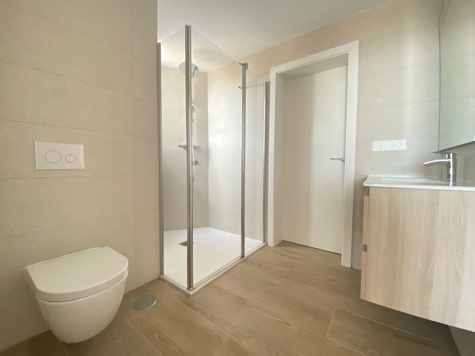 2 soverom Strandleiligheter til salgs i Benidorm med svømmebasseng garasje - € 631 000 (Ref: 8853207)