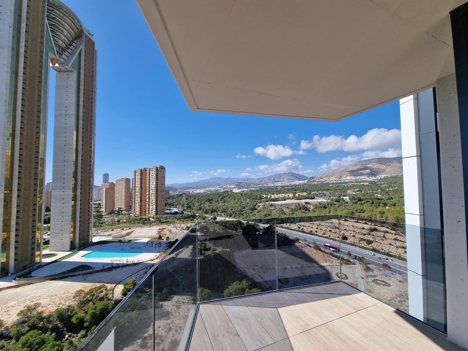 2 soverom Strandleiligheter til salgs i Benidorm med svømmebasseng garasje - € 631 000 (Ref: 8853207)