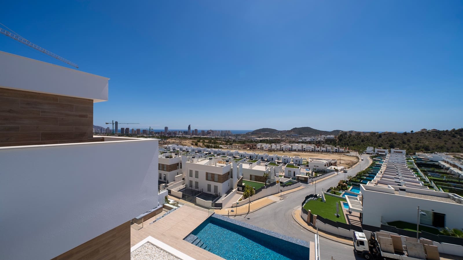 4 bedroom Villa for sale in Finestrat with pool garage - € 1,350,000 (Ref: 8906201)