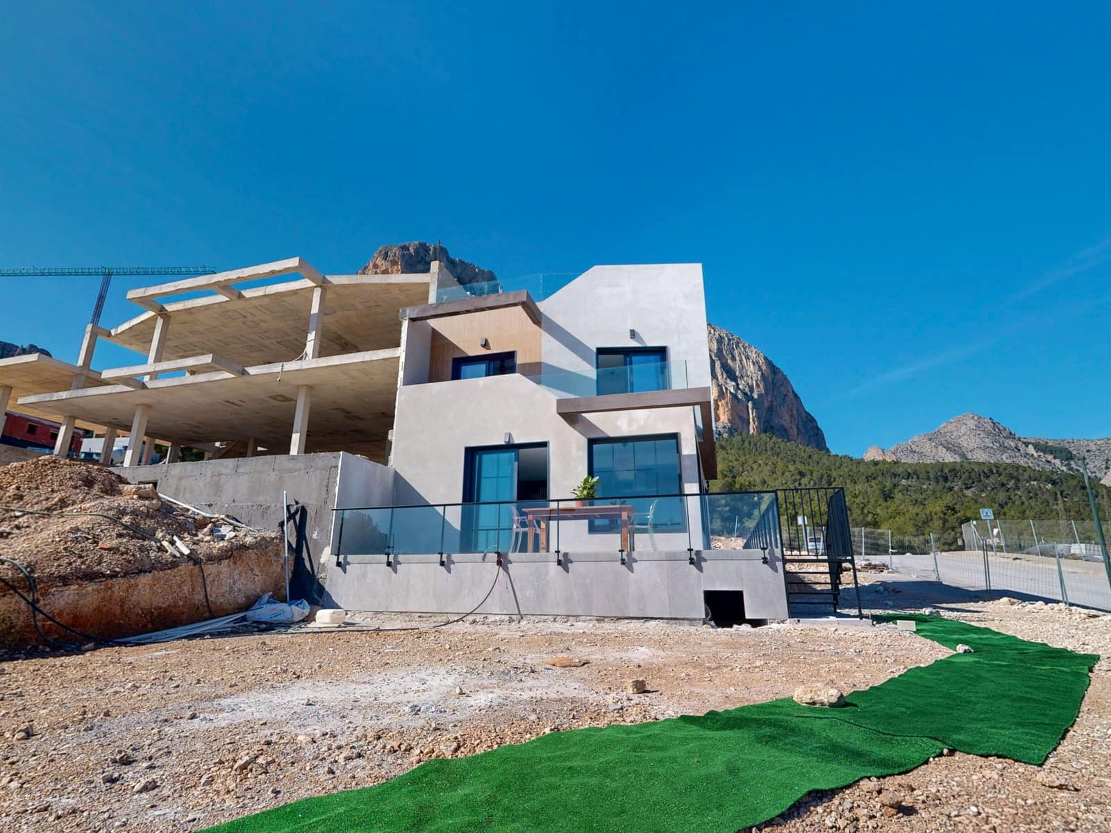 3 soverom Kjedet enebolig til salgs i Polop med svømmebasseng garasje - € 523 160 (Ref: 8967736)