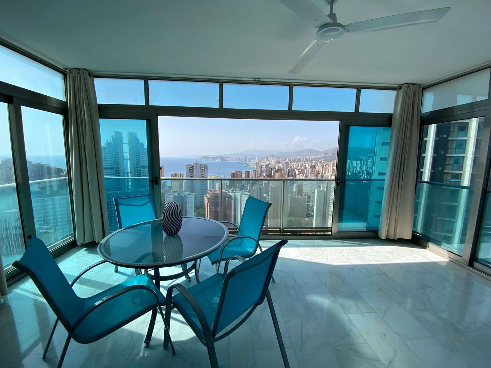 2 soveværelse Lejlighed til salg i Benidorm med swimmingpool garage - € 414.000 (Ref: 9035606)