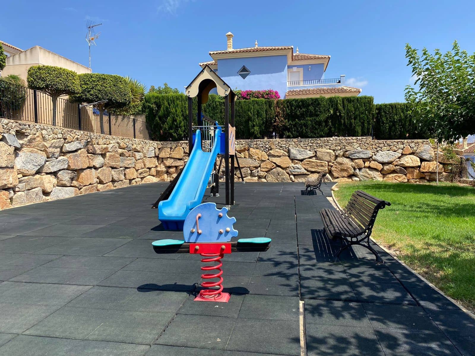 Chalet de 3 habitaciones en Polop en venta con piscina garaje - 466.500 € (Ref: 9144310)