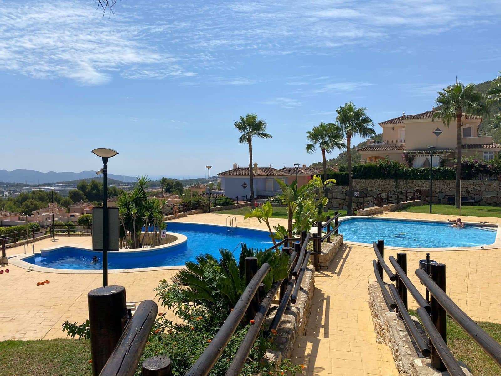 Chalet de 3 habitaciones en Polop en venta con piscina garaje - 466.500 € (Ref: 9144310)