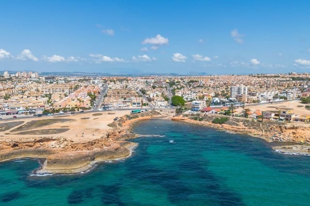 4 soveværelse Byhus til salg i Los Frutales, Torrevieja med swimmingpool garage - € 350.000 (Ref: 9148685)