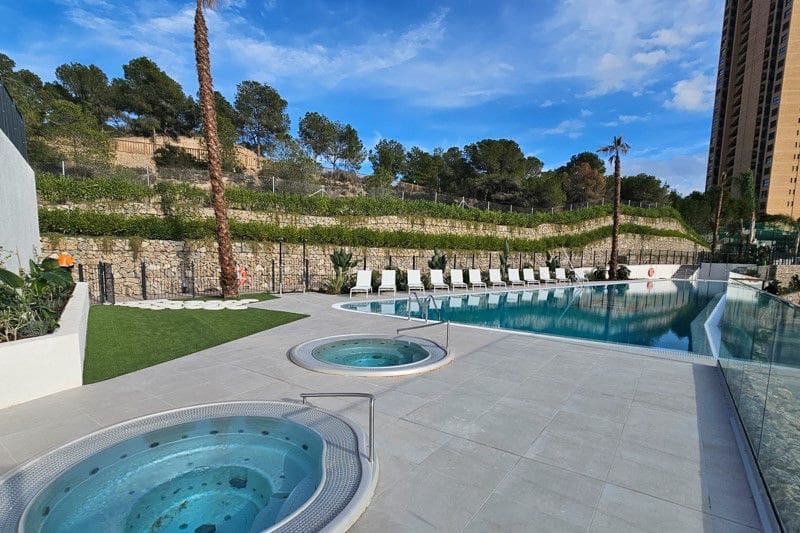 2 soveværelse Lejlighed til salg i Benidorm med swimmingpool garage - € 405.000 (Ref: 9159010)