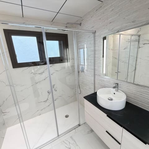 Chalet de 5 habitaciones en Balcón de Finestrat - Terra Marina, Finestrat en venta con piscina garaje - 819.000 € (Ref: 9714294)