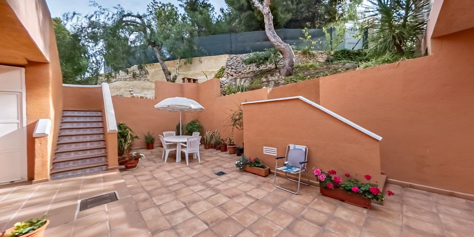 2 bedroom Beach Apartment for sale in Benidorm with pool garage - € 249,000 (Ref: 9772488)