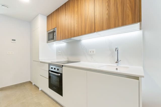 2 camera da letto Appartamento sulla Spiaggia in vendita in Las Piscinas Naturales, Torrevieja con piscina - 249.000 € (Rif: 9830351)