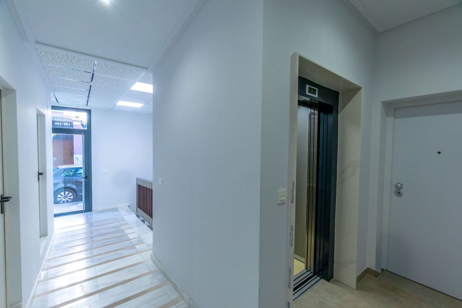 2 Zimmer Strandapartment zu verkaufen in Torrevieja mit Pool - 249.000 € (Ref: 9830351)