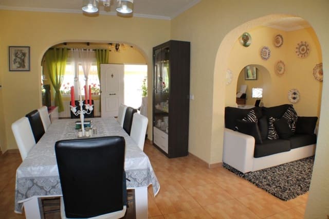 3 soveværelse Villa til salg i Pueblo - Urbanizaciones, Alfaz del Pi / L'Alfàs del Pi med swimmingpool garage - € 550.000 (Ref: 9870386)