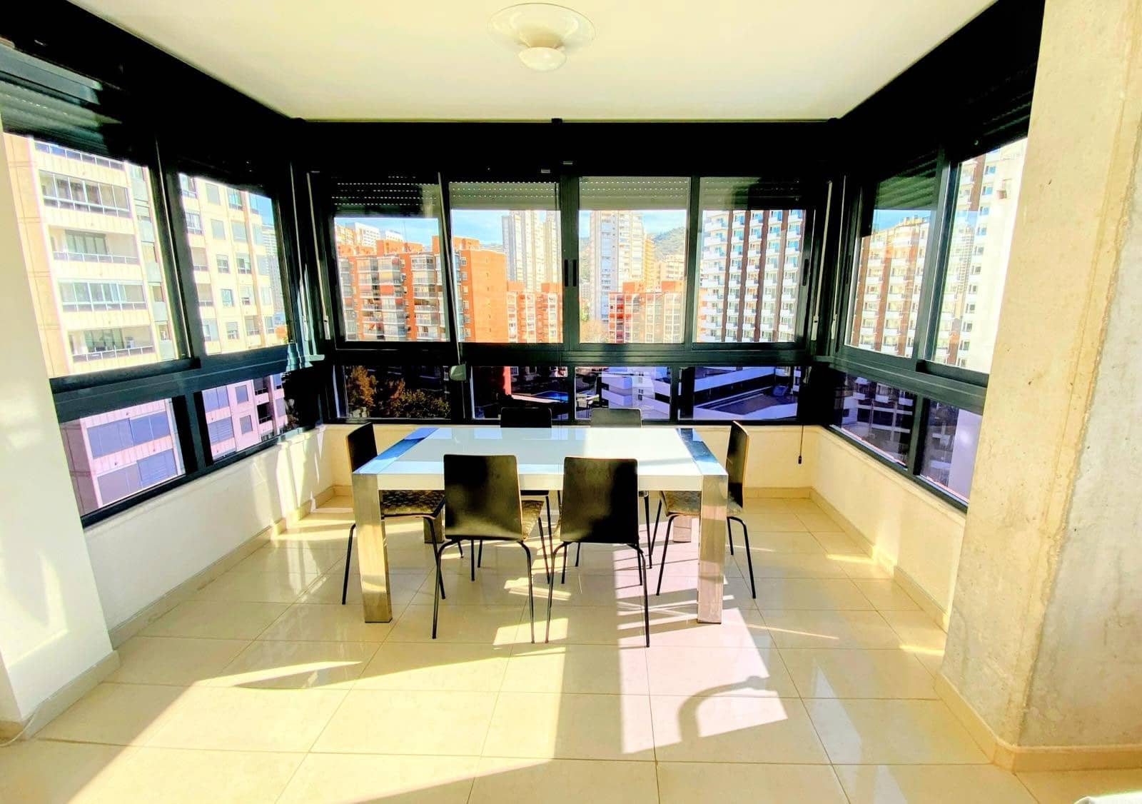 2 soverom Leilighet til salgs i Benidorm med svømmebasseng garasje - € 379 990 (Ref: 9870388)