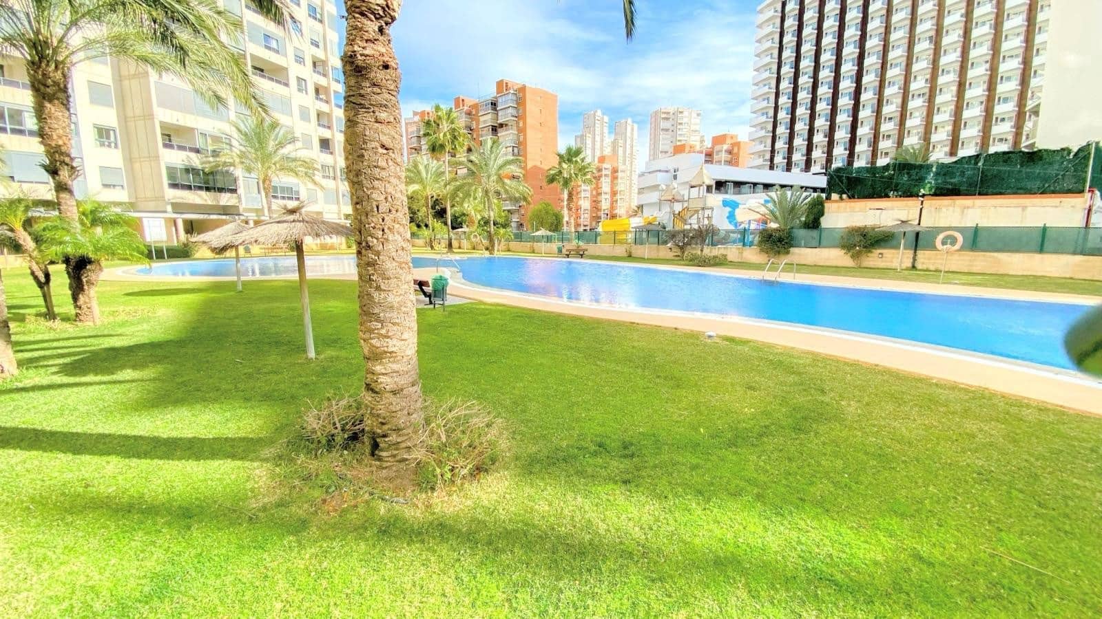 2 soverom Leilighet til salgs i Benidorm med svømmebasseng garasje - € 379 990 (Ref: 9870388)