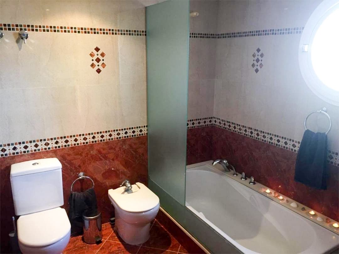 5 bedroom Villa for sale in Alfaz del Pi / L'Alfas del Pi with pool garage - € 550,000 (Ref: 9870416)