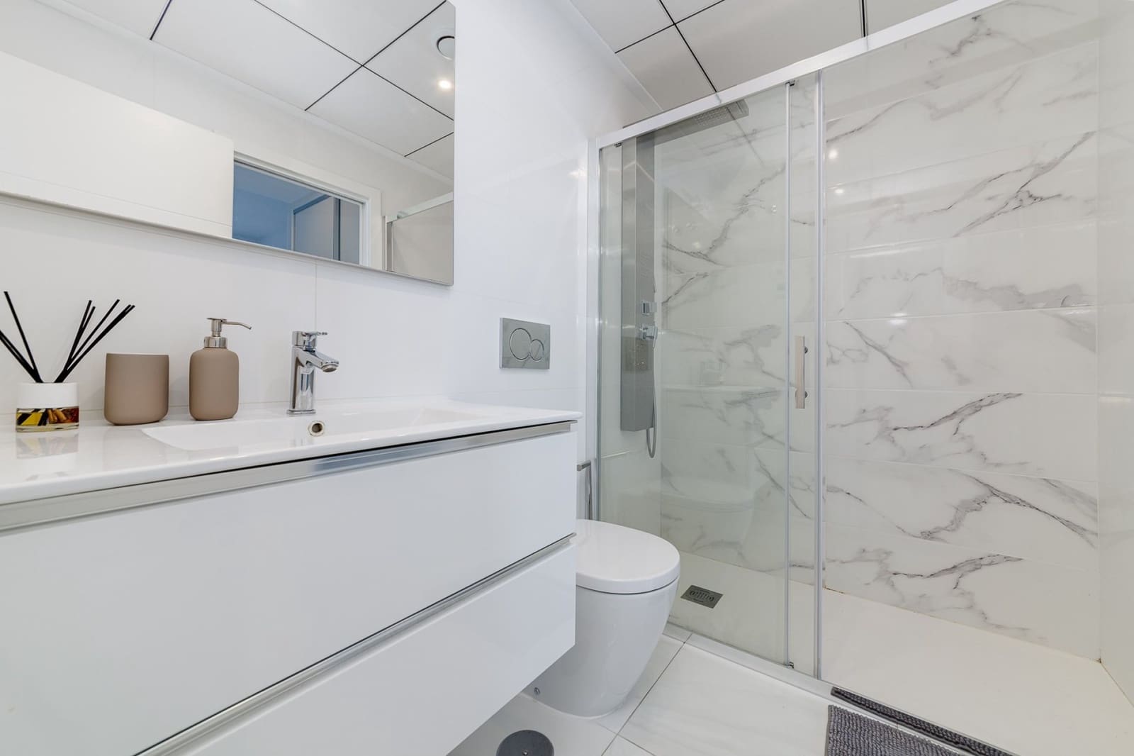 Pareado de 3 habitaciones en San Miguel de Salinas en venta con piscina - 325.000 € (Ref: 9889547)