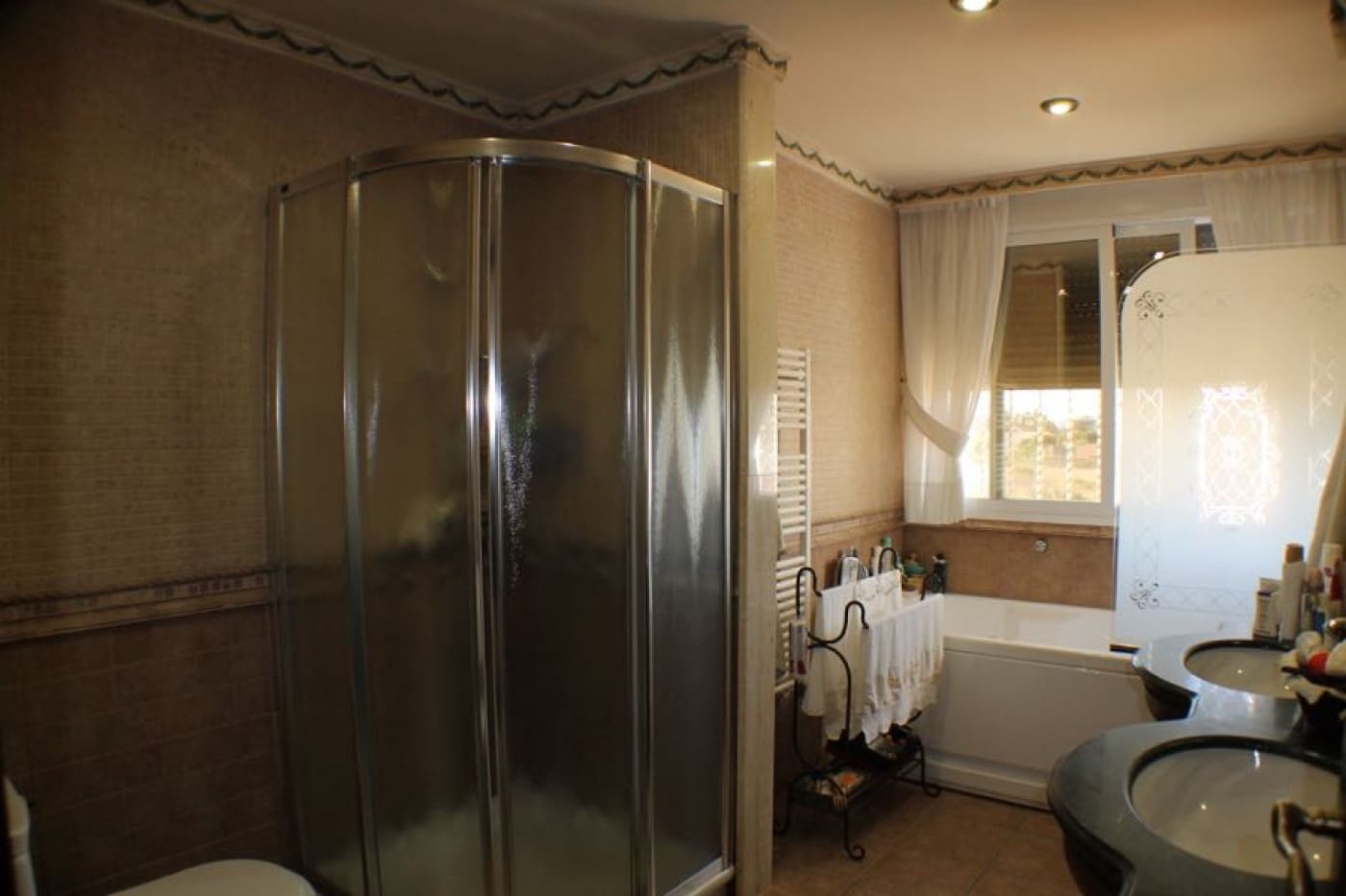 7 bedroom Villa for sale in Alfaz del Pi / L'Alfas del Pi with pool garage - € 811,000 (Ref: 9919182)