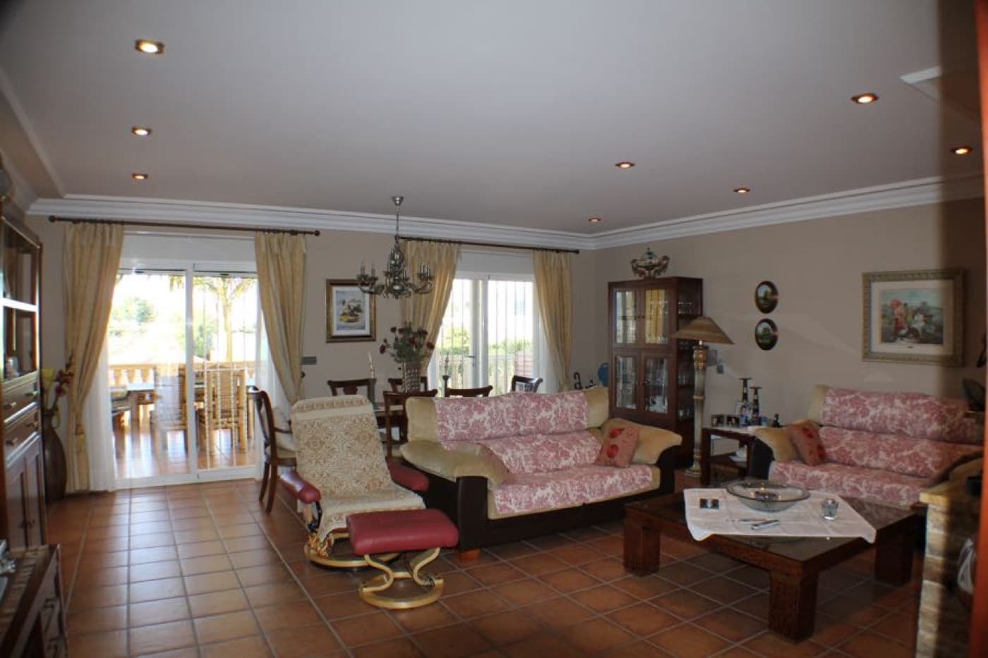 7 bedroom Villa for sale in Alfaz del Pi / L'Alfas del Pi with pool garage - € 811,000 (Ref: 9919182)