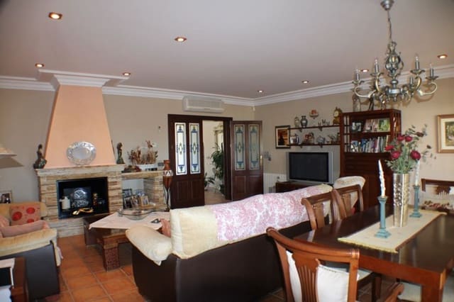 7 quarto Moradia para venda em Pueblo - Urbanizaciones, Alfaz del Pi / L'Alfàs del Pi com piscina garagem - 811 000 € (Ref: 9919182)