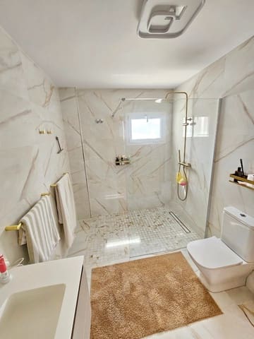 2 soveværelse Strandlejlighed til salg i Altea med swimmingpool garage - € 659.000 (Ref: 9929998)