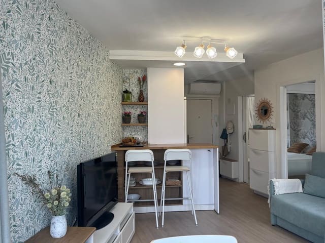 Studio te koop in Playa Levante, Benidorm met zwembad garage - € 229.000 (Ref: 9956577)