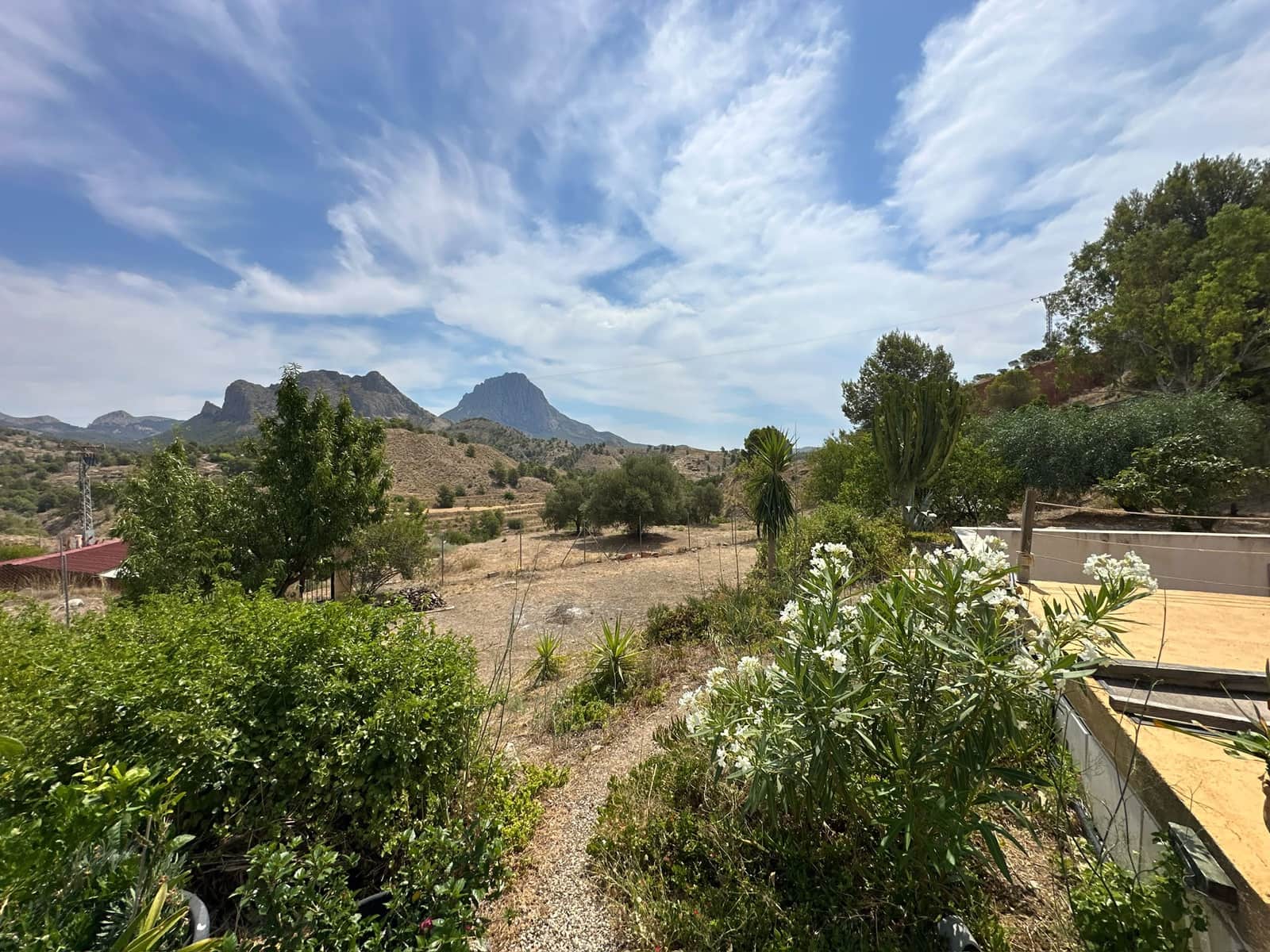 2 soveværelse Finca/Landehus til salg i Orxeta med swimmingpool garage - € 785.000 (Ref: 9958491)