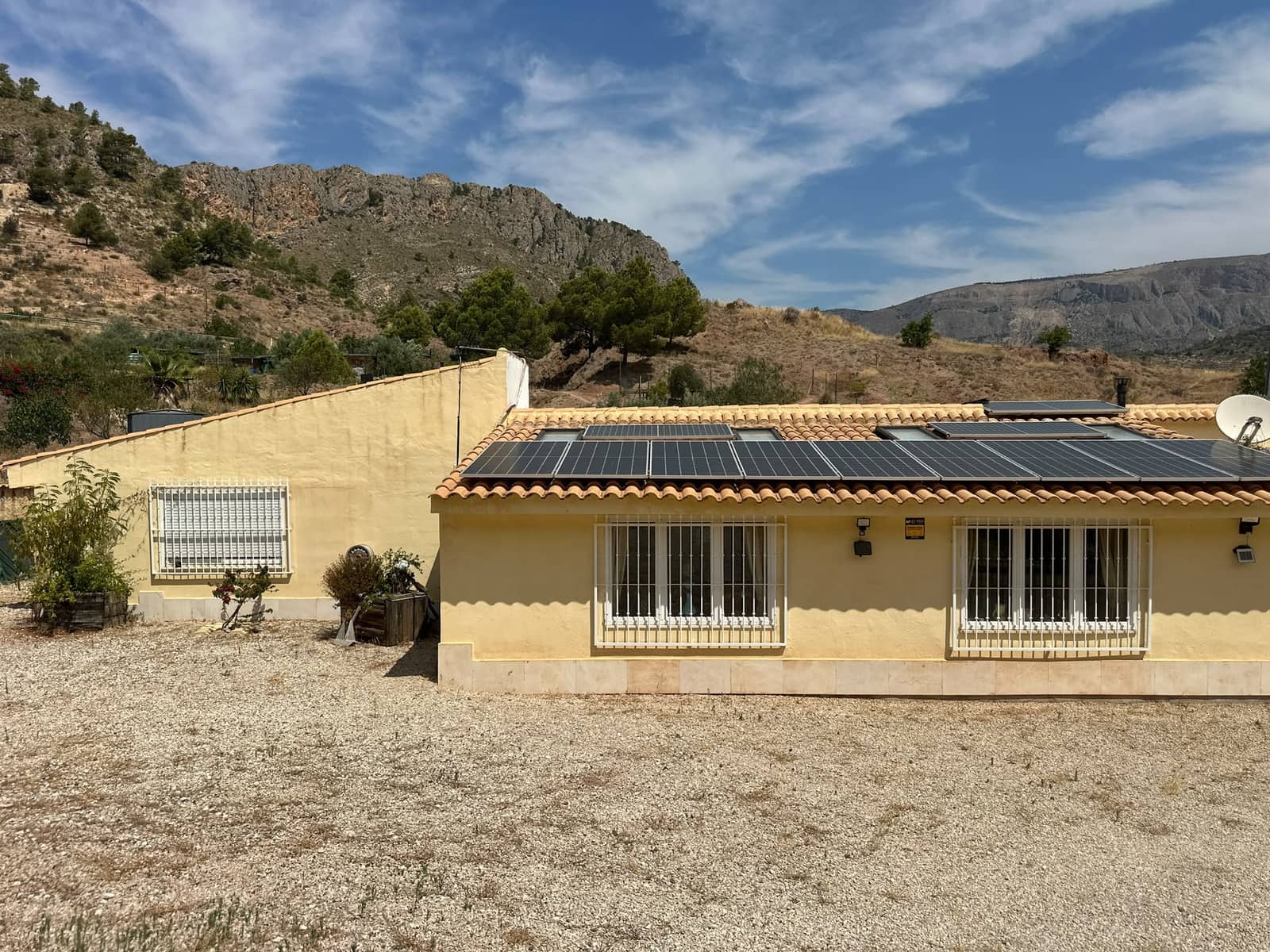 2 soveværelse Finca/Landehus til salg i Orxeta med swimmingpool garage - € 785.000 (Ref: 9958491)