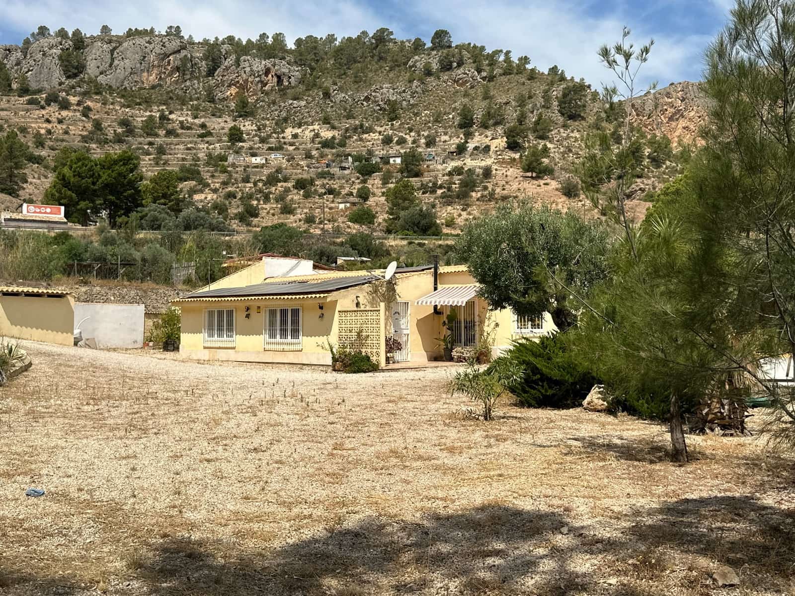 2 soveværelse Finca/Landehus til salg i Orxeta med swimmingpool garage - € 785.000 (Ref: 9958491)