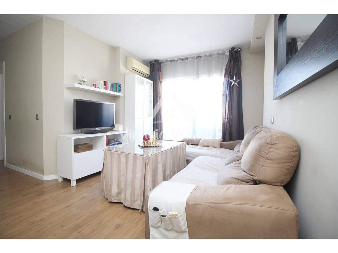 3 bedroom Flat for sale in Anoreta with pool garage - € 296,000 (Ref: 9437828)